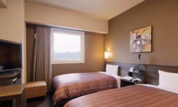 4. 호텔 루트 인 ..