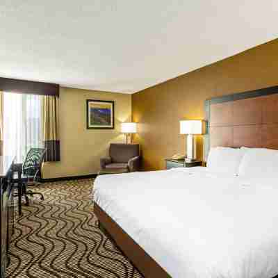 La Quinta Inn & Suites by Wyndham Wytheville Rooms