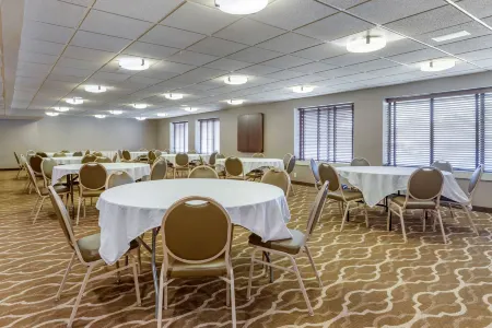 Comfort Inn Отели в г. Waverly