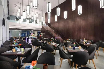 Aston Priority Simatupang Hotel and Conference Center Hotel dekat Green Terrace TMII