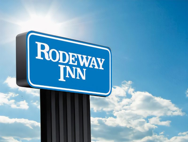 Quality Inn & Suites - Housity