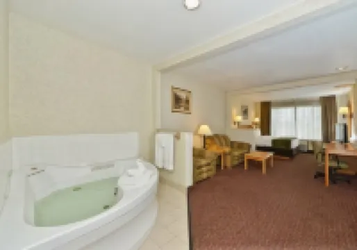 Comfort Suites Airport