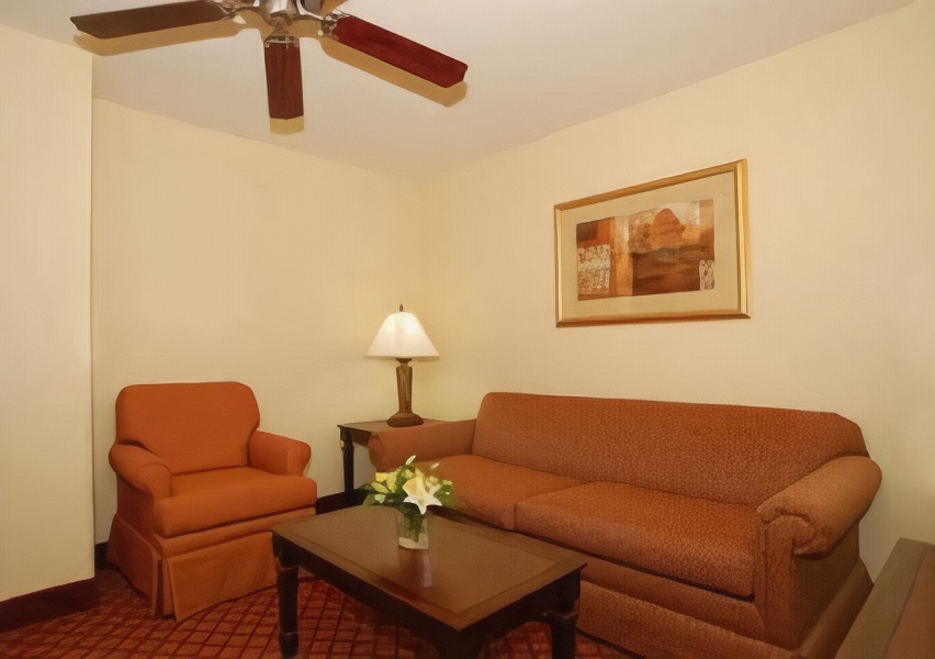 Comfort Suites Yukon - SW Oklahoma City