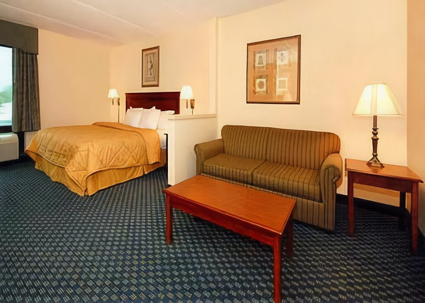 Comfort Inn & Suites San Antonio Airport