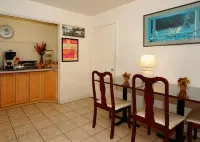 Travelodge by Wyndham Gainesville