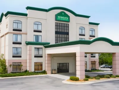 Holiday Inn Express & Suites Augusta West - Fort Eisenhower Hotels in Augusta