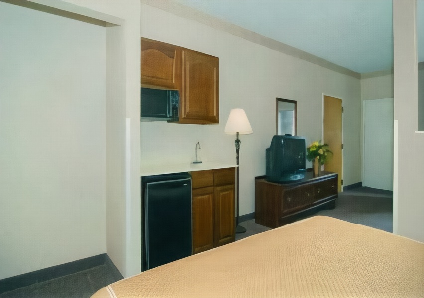 Quality Suites Convention Center - Hickory