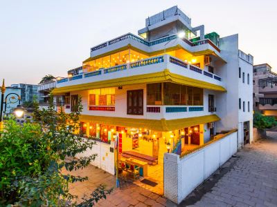Gostops Lite Varanasi