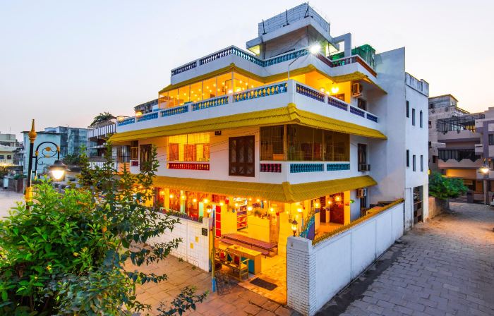 Gostops Lite Varanasi