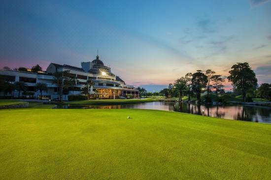 Summit Windmill Golf Residence-Bang Phli Yai Updated 2022 Room  Price-Reviews & Deals | Trip.com