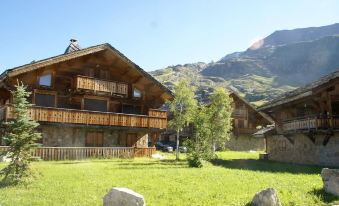 Luxury Chalet with Fireplace in the Area of Alpe d'Huez