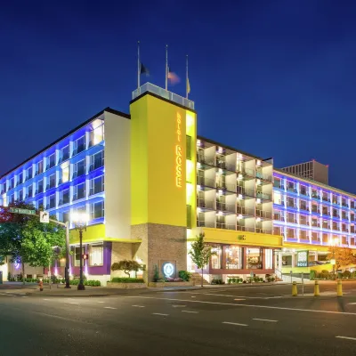 Staypineapple, Hotel Rose, Downtown Portland Hotels near Chinatown Gateway