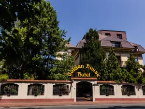 Hotel Golden House