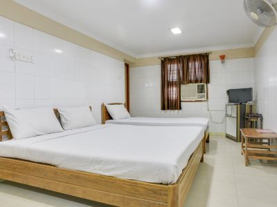 Triple Bedded A/C Room M J Guest House Photo