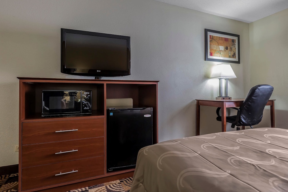 Quality Inn Sycamore - DeKalb