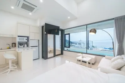 슬로우오션&히든포레스트풀빌라 이가리 닻 전망대 주변 호텔