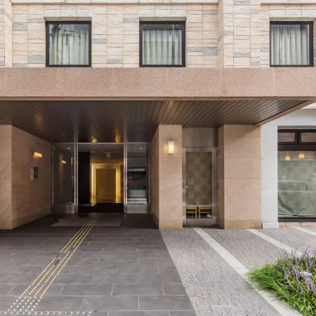 HOTEL MYSTAYS Fukuoka Tenjin Отели рядом с достопримечательностью «Железнодорожная станция Акасака»