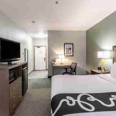 La Quinta Inn & Suites by Wyndham Newport Rooms