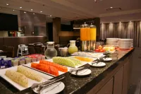 Quality Hotel Blumenau - breakfast