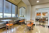Drury Inn and Suites St Louis Collinsville - breakfast