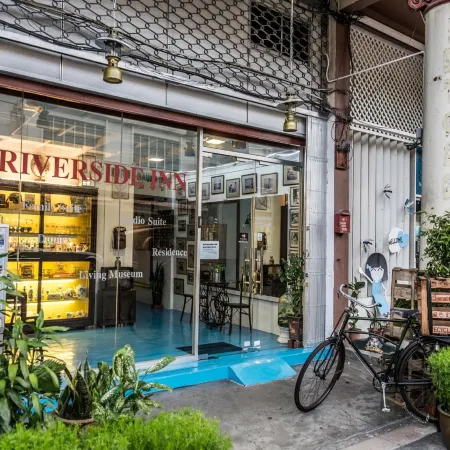 D Riverside Inn