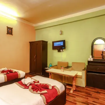 Hotel Nepalaya Отели рядом с достопримечательностью «Площадь Дурбар»