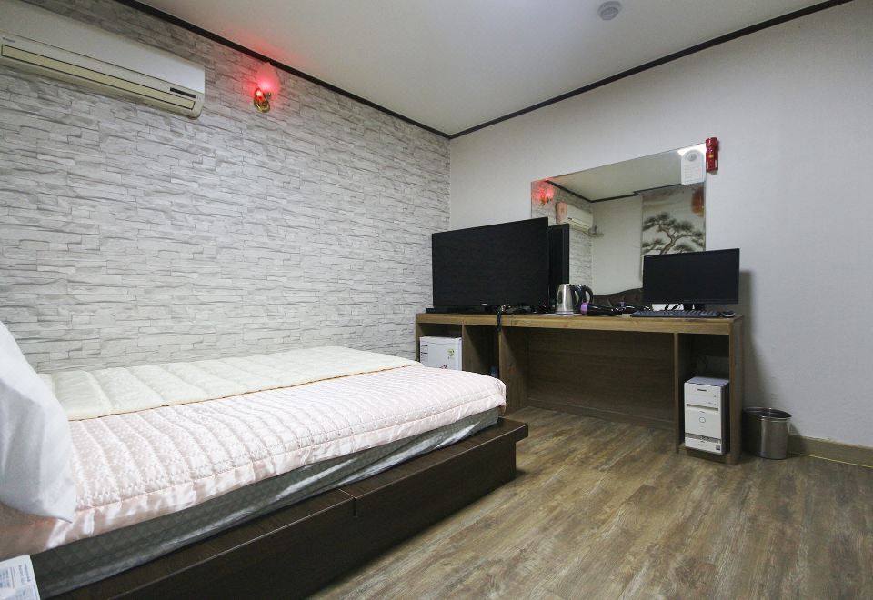 별궁모텔 깔끔한 객실 내부