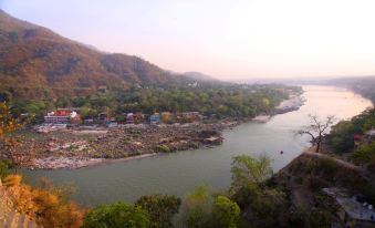 Hotel Ganesha Inn Ganga View