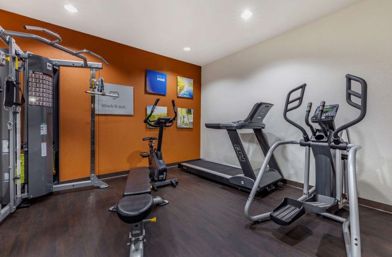 Comfort Suites Delavan - Lake Geneva Area photo 2