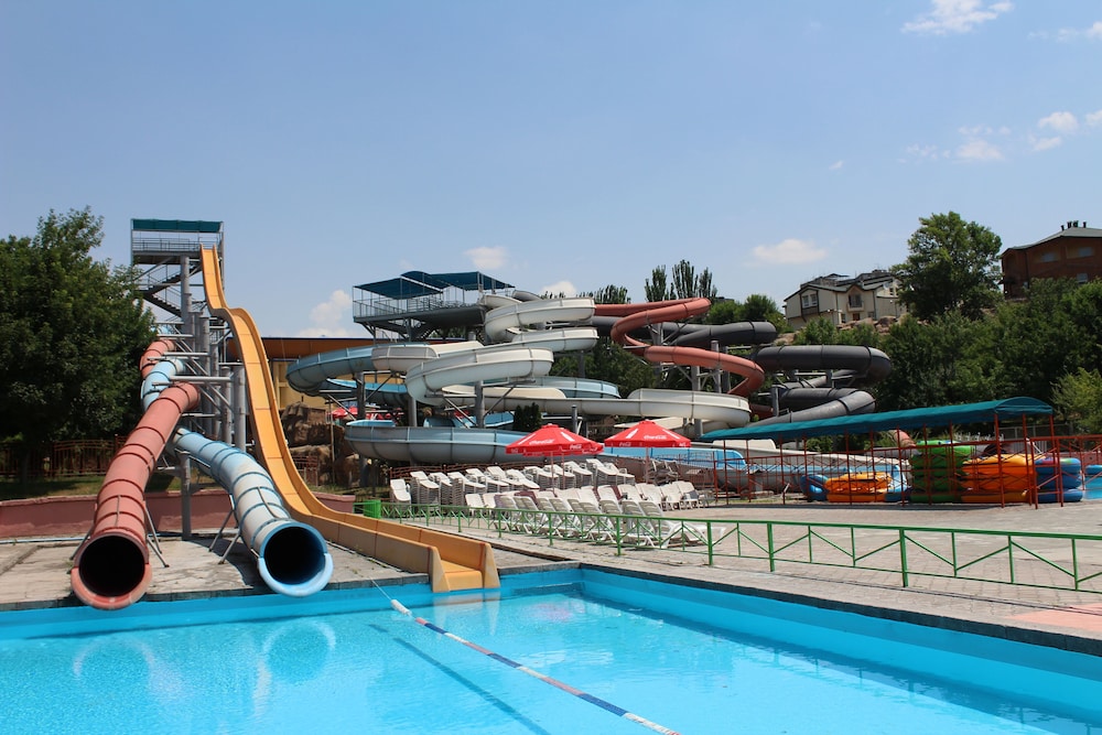 Aquatek Resort & Spa Hotel