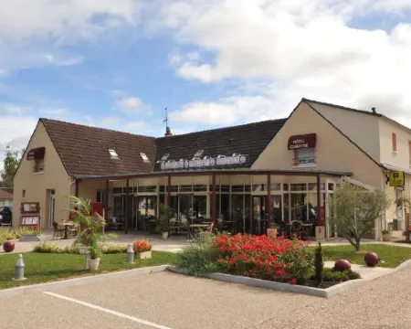 Logis Hotel Restaurant l'Escapade Hotels in Indre