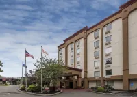 Red Roof Inn Hartford - New Britain Hotels in Њуингтон