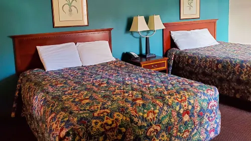 Windmill Inn Lynden - Motels