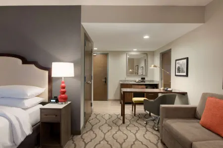 Embassy Suites by Hilton Chicago Naperville Отели в г. Напервилль