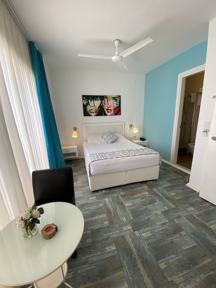 Larimar Boutique Hotel