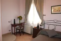 B&B la Dimora Hotels near Church of Saint Januarius