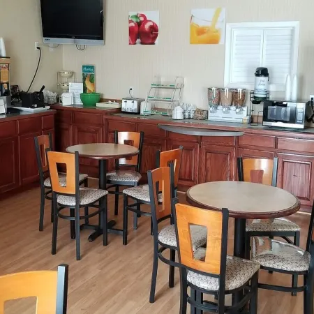 FairBridge Inn & Suites Cleburne