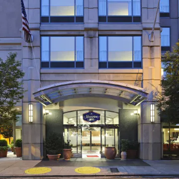 Hampton Inn Philadelphia Center City-Convention Center Отели рядом с достопримечательностью «Зал Независимости»