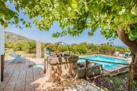 Authentic Sicilian Charm with Pool, Sea View, Parking & Wi.fi