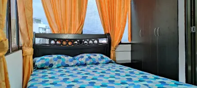 Beachfront Condo! Beautiful Flat