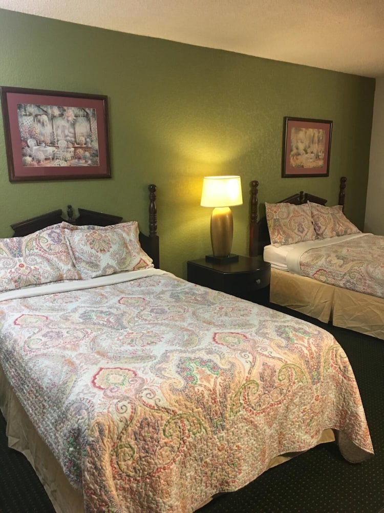 River Valley Inn & Suites