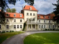 Dwór Sieraków