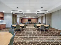 Holiday Inn ERIE by IHG 밀크릭 몰 주변 호텔