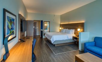 Holiday Inn Express & Suites Charlotte - South End