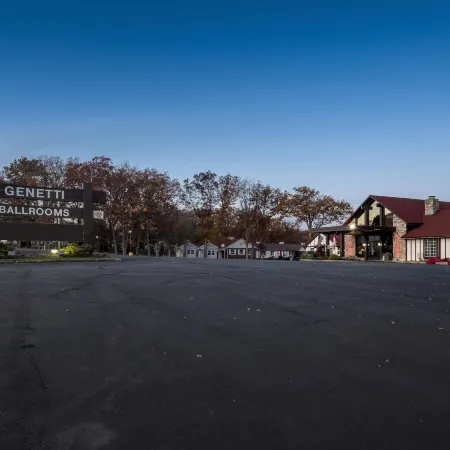 Red Roof Inn & Suites Hazleton