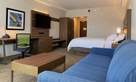 Holiday Inn Express & Suites Aurora - Housity