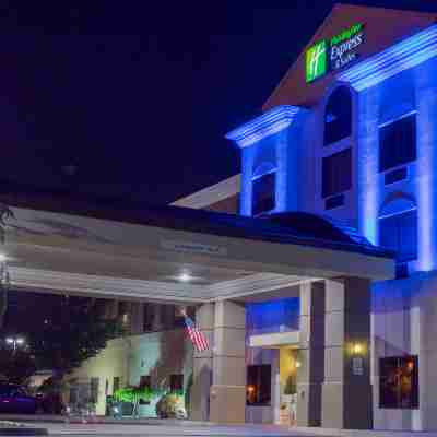 Holiday Inn Express & Suites Newton Sparta Hotel Exterior