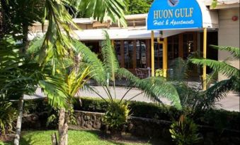 Huon Gulf Hotel