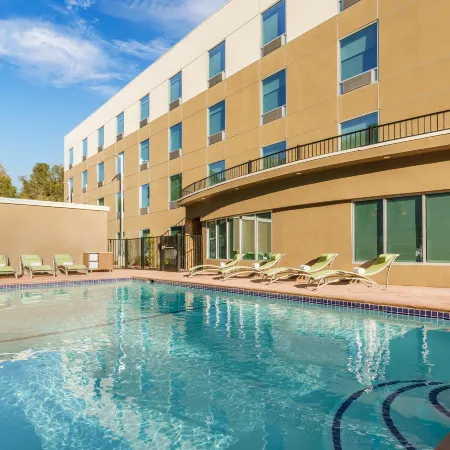 Holiday Inn Express & Suites OAKHURST-YOSEMITE PARK AREA by IHG
