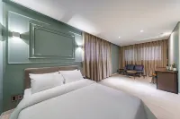 Brown Dot Hotel